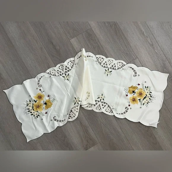 Floral Embroidered Table Runner - Picture 3 of 7